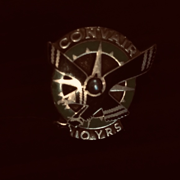 Button pin - Picture 2 of 2